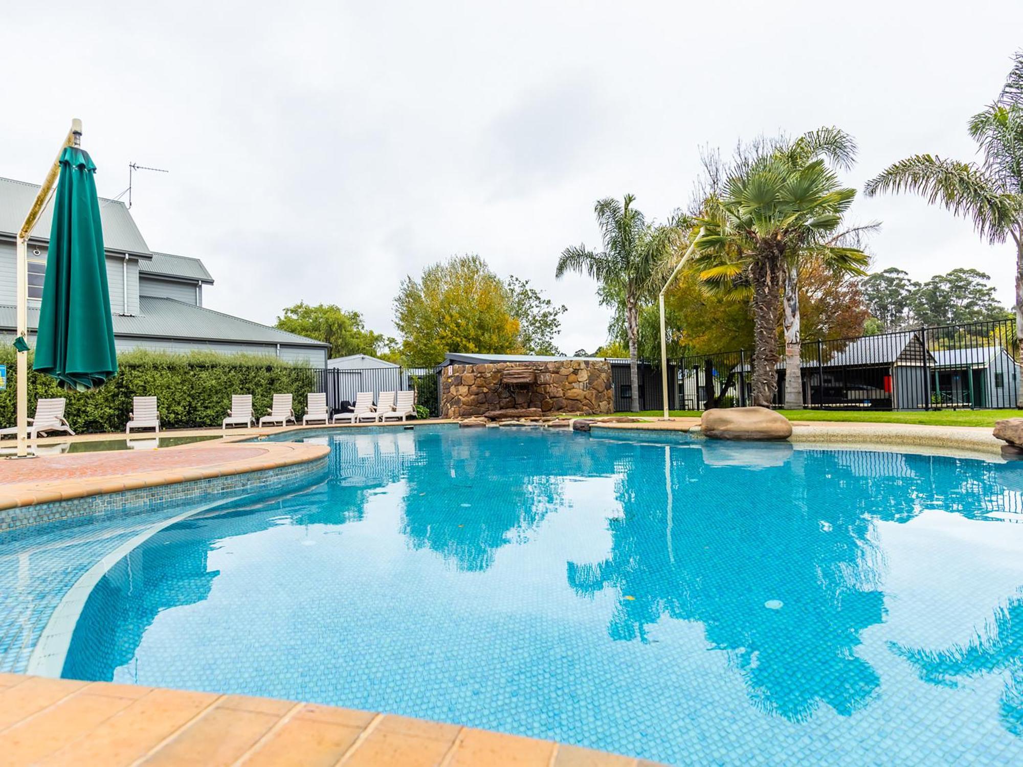 Nrma Ballarat Holiday Park Extérieur photo