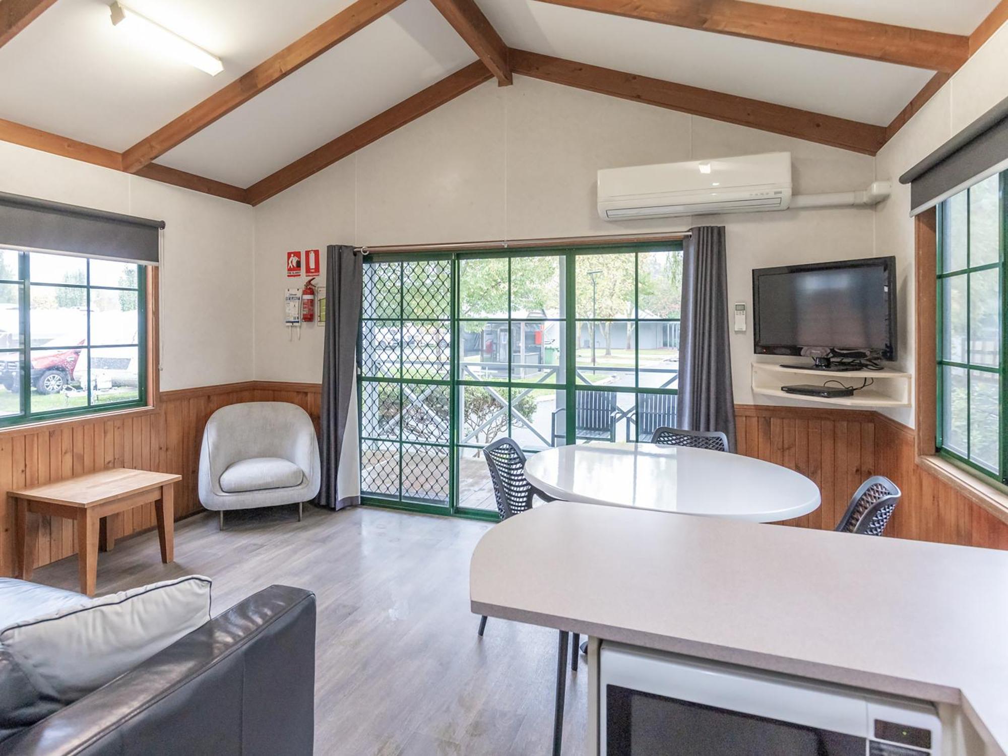 Nrma Ballarat Holiday Park Extérieur photo